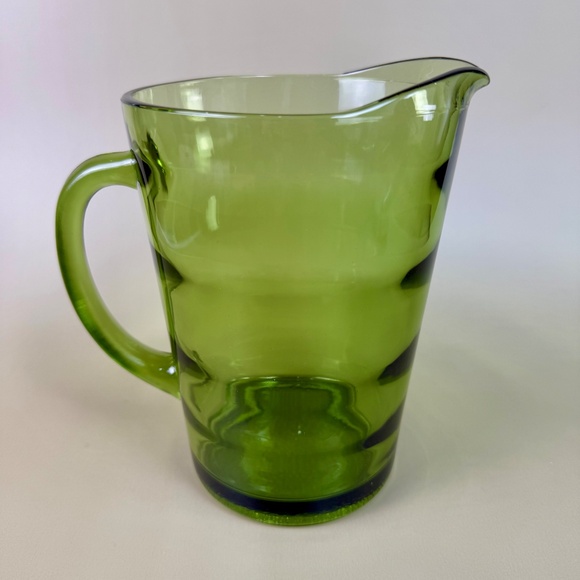 Vintage Green Glass Pitcher with Applied Handle – Mid-Century Blown Glass - Picture 3 of 13